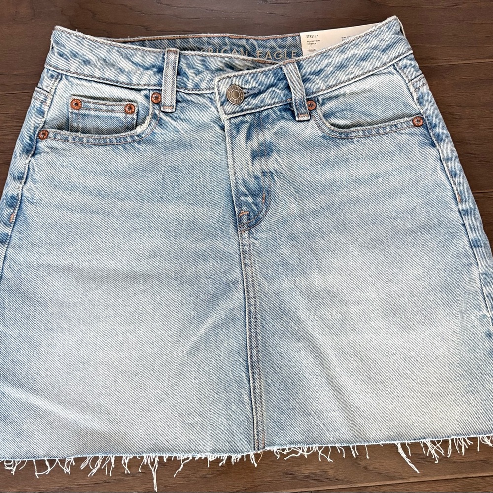 American Eagle Perfect Denim Mini Skirt-Size 000-BRAND NEW